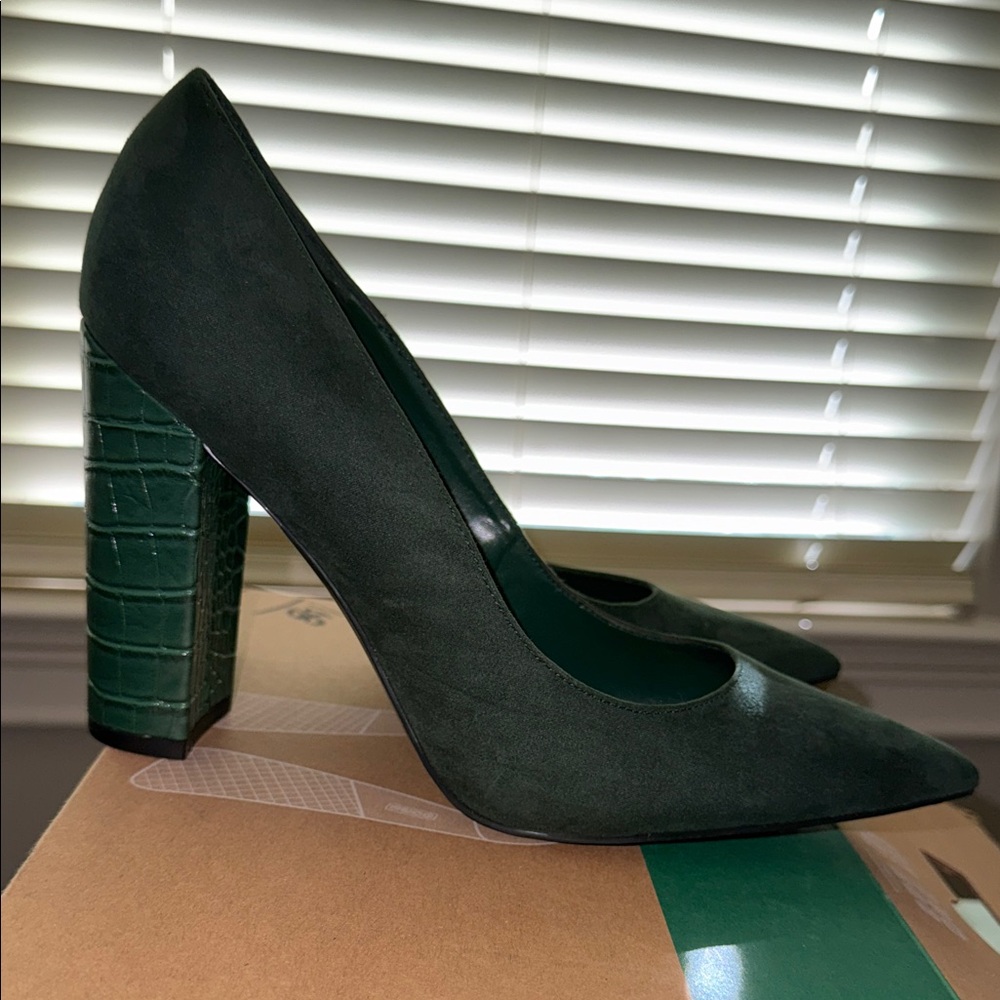 Nine West Dark Green Suede Pointed Toe Pumps - Picture 2 of 5